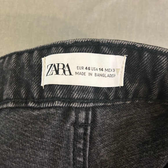 🖤”Zara” NWT Distressed Dark Wash Black “Denim”Cotton Short w/ Pockets Size 14🖤 - Picture 4 of 12